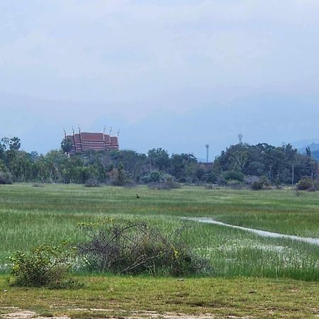 Villa Baansiesom Szamroijot Kültér fotó